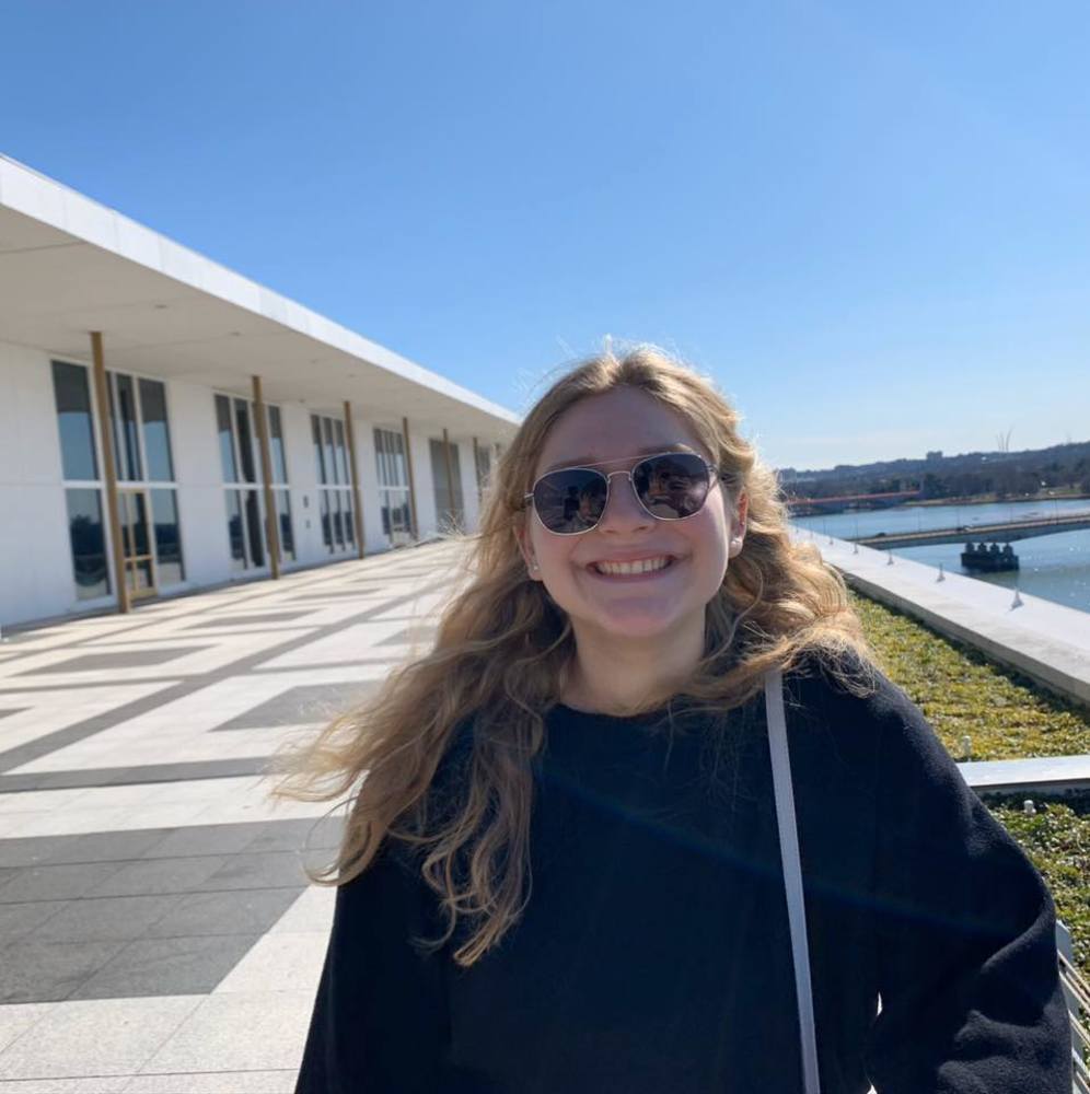 Meet your Posher, Julia